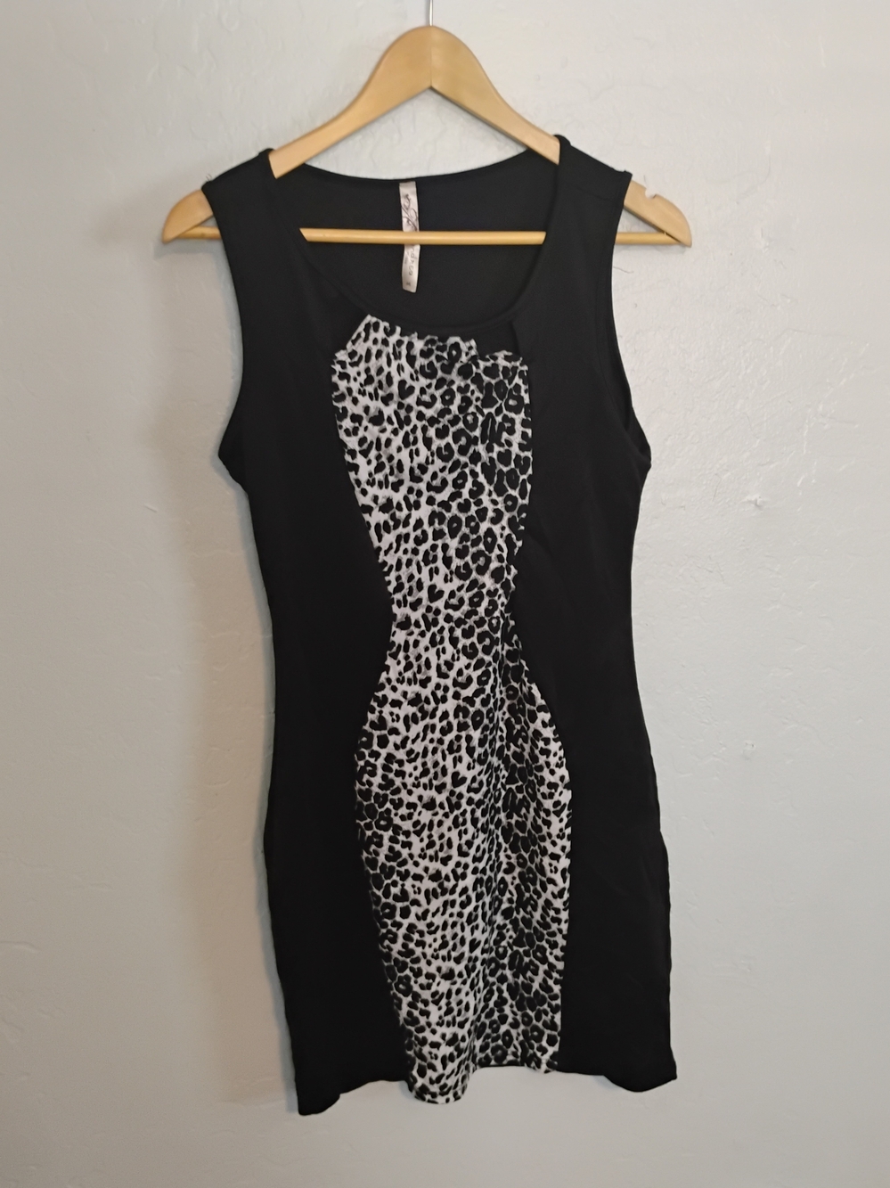 Andrea Womens Size M Black White Animal Print Mermaid Scoop Neck Short Dress